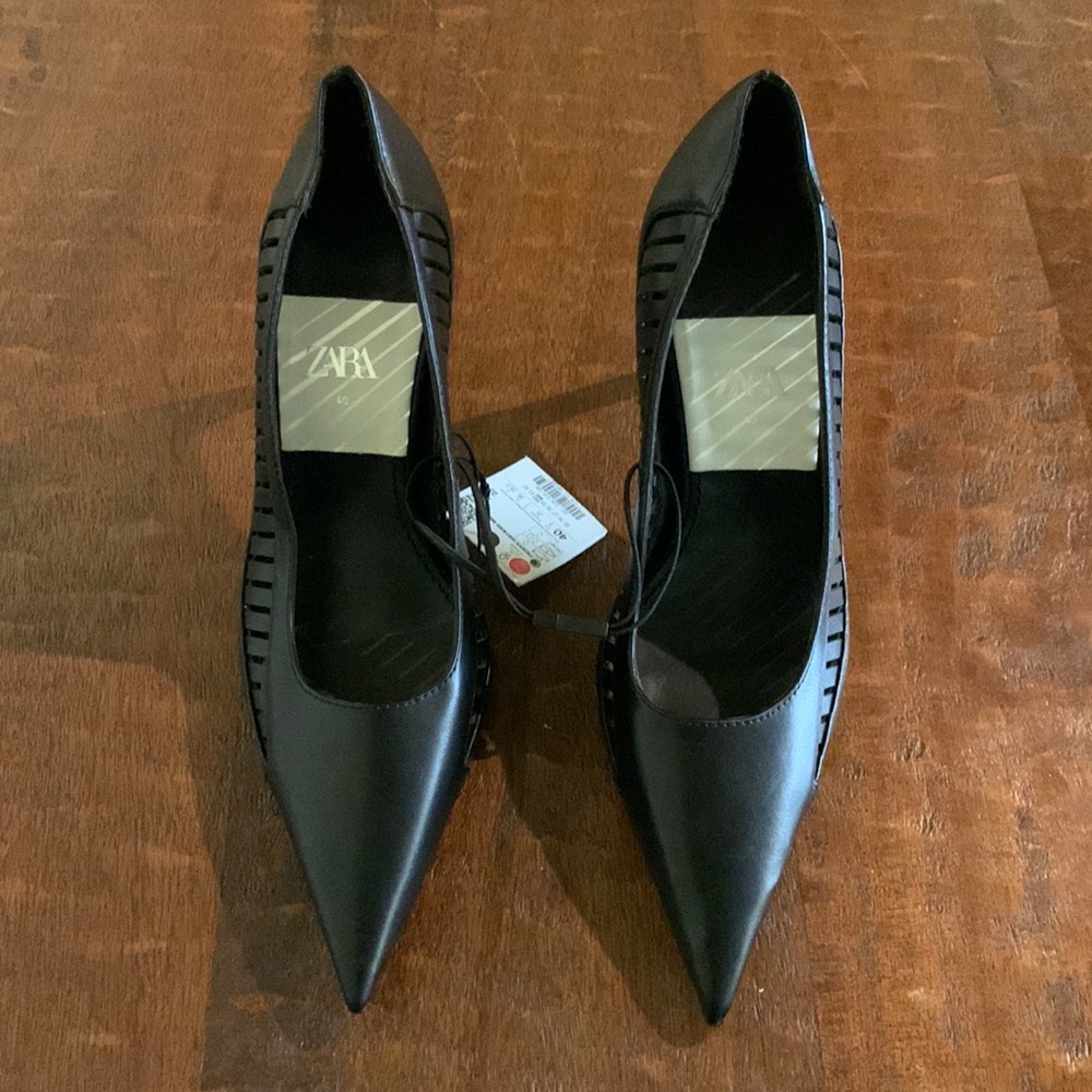 NWT Zara Size 9 Black Cut Out Pointed Toe High Heels